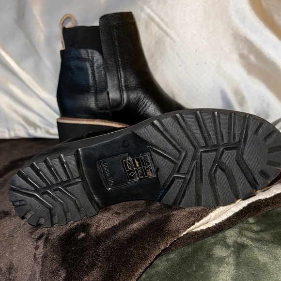 Dolce Vita Black Leather Ankle Booties - Picture 3 of 4